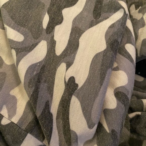 Fashion Nova grey camo two piece set - Picture 8 of 13